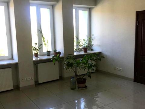 комерційна за адресою Берестейське шосе, 7б