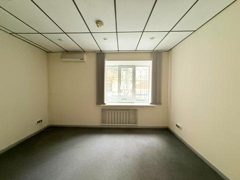 комерційна за адресою Ярославів Вал вул., 30/18