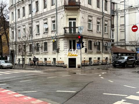 комерційна за адресою Ярославів Вал вул., 30/18