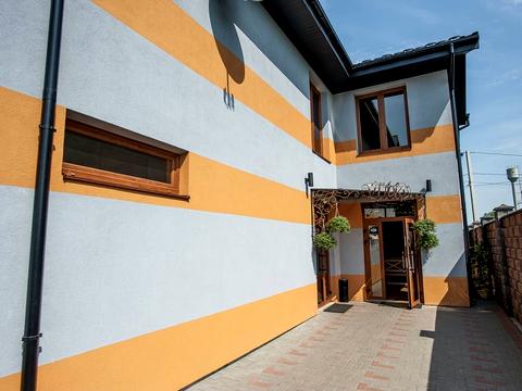 коммерческая по адресу Грушевського, 14Б