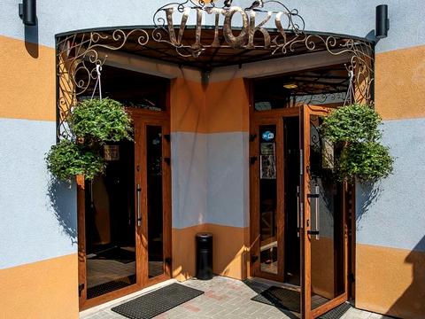 коммерческая по адресу Грушевського, 14Б