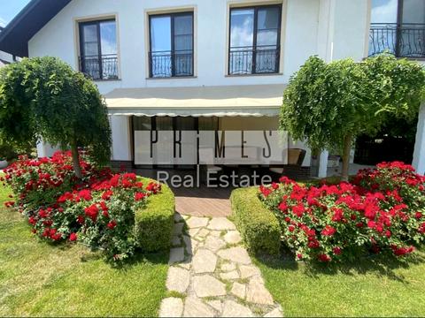 будинок за адресою Центральна вул.