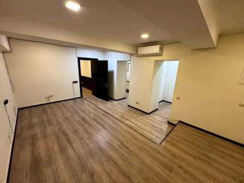 комерційна за адресою Софіївська вул., 16/16