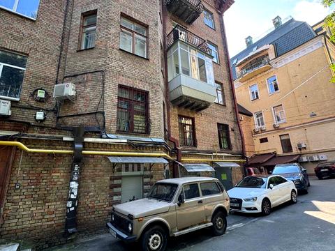 комерційна за адресою Софіївська вул., 16/16