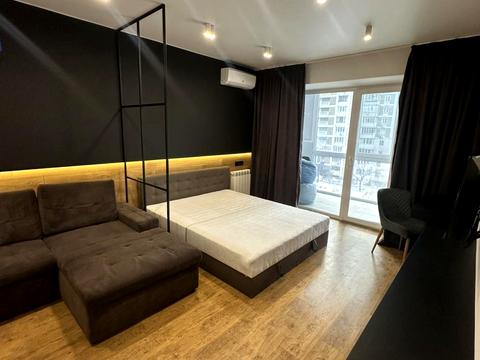 квартира за адресою Анни Ахматової вул., 4