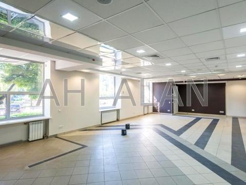 коммерческая по адресу Вацлава Гавела бульв. (Івана Лепсе), 8