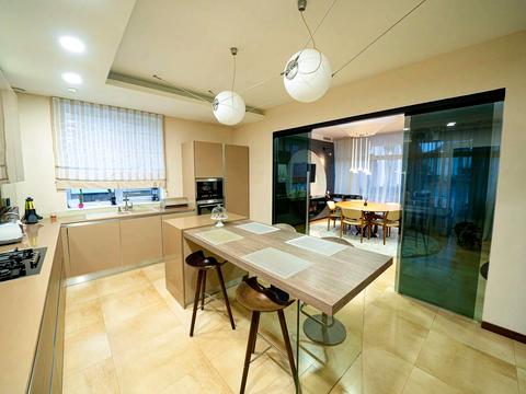 будинок за адресою Нова вул.