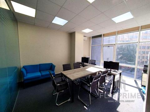 комерційна за адресою Євгена Коновальця вул. (Щорса), 36-Б