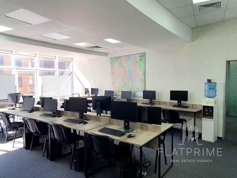 комерційна за адресою Євгена Коновальця вул. (Щорса), 36-Б