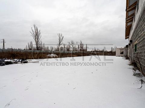 комерційна за адресою Колгоспна, 4