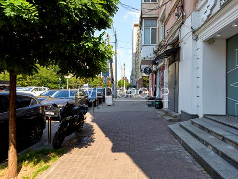 коммерческая по адресу Антоновича ул. (Горького), 93