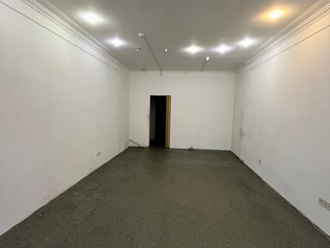 комерційна за адресою Севастопольська вул., 12/22