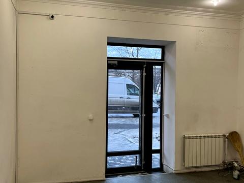 комерційна за адресою Севастопольська вул., 12/22