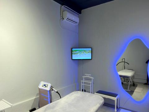 комерційна за адресою Михайла Максимовича вул. (Онуфрія Трутенка), 26-Г