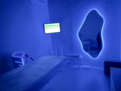 комерційна за адресою Михайла Максимовича вул. (Онуфрія Трутенка), 26-Г