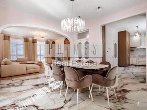 дом по адресу Павла Загребельного ул. (Миколи Раєвського)