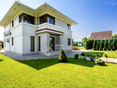 будинок за адресою Центральна, 1