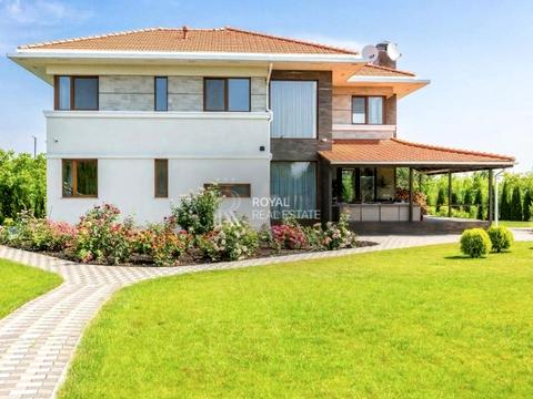 будинок за адресою Центральна, 1