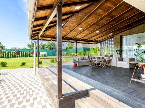 будинок за адресою Центральна, 1