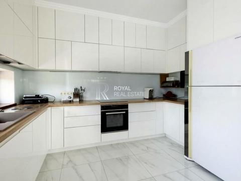 будинок за адресою Центральна, 1