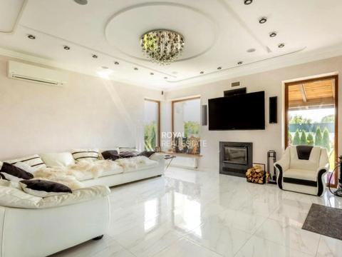 будинок за адресою Центральна, 1