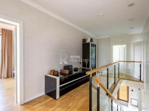 будинок за адресою Центральна, 1