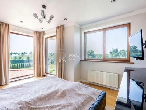 будинок за адресою Центральна, 1