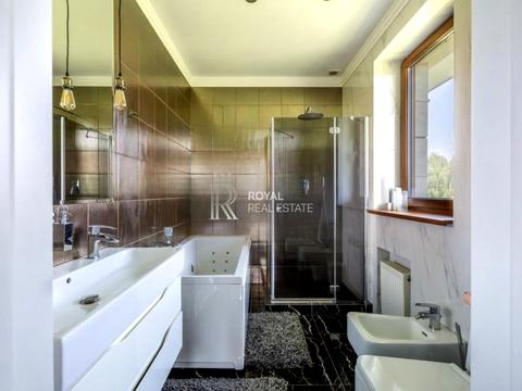 будинок за адресою Центральна, 1