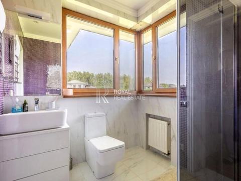 будинок за адресою Центральна, 1