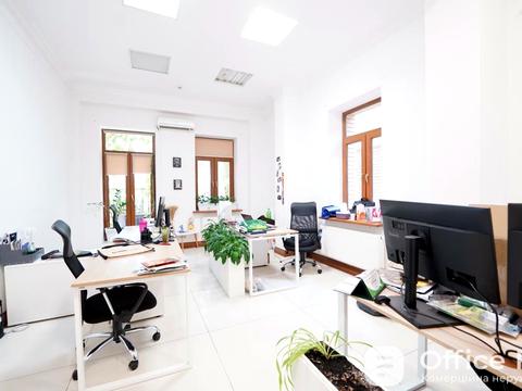 комерційна за адресою Київ, Жилянська вул., 72а