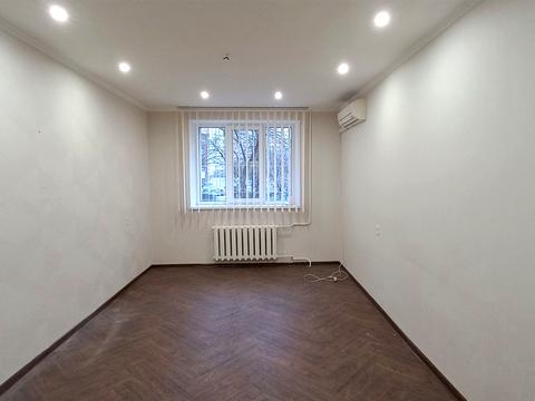 комерційна за адресою Володимира Івасюка просп. (Героїв Сталінграду), 20