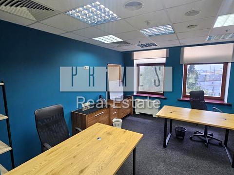 комерційна за адресою Богдана Хмельницького вул., 19-21