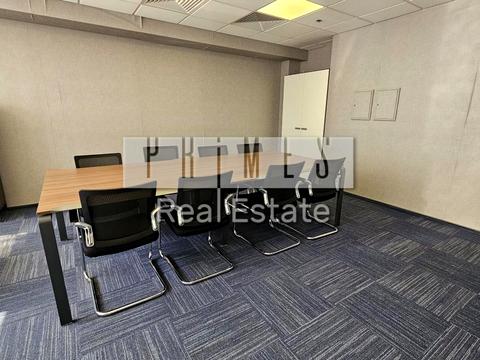 комерційна за адресою Богдана Хмельницького вул., 19-21