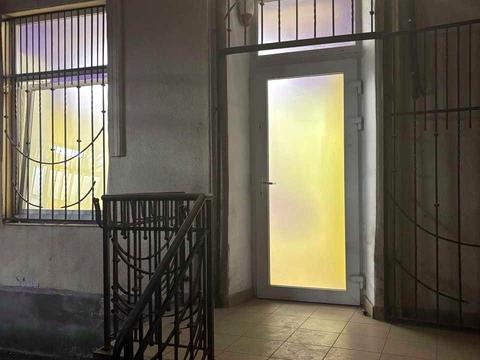 комерційна за адресою Омеляна Поповича вул., 8