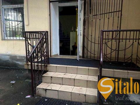комерційна за адресою Омеляна Поповича вул., 8