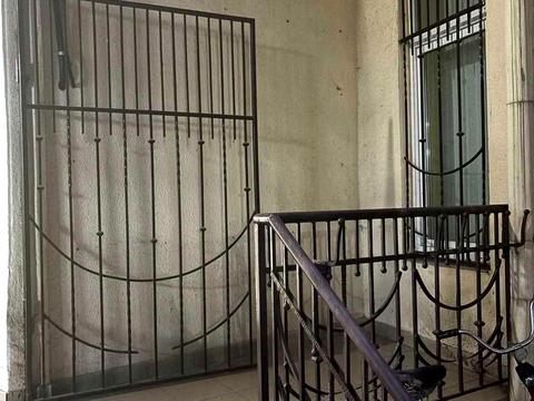 комерційна за адресою Омеляна Поповича вул., 8