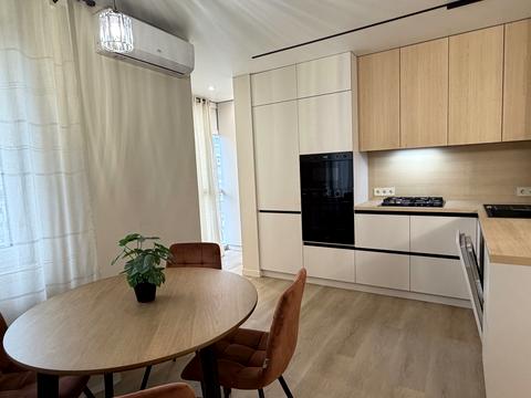 квартира за адресою Степана Бандери вул., 77-Б