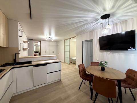 квартира за адресою Степана Бандери вул., 77-Б