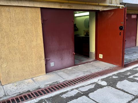 паркоместо по адресу Плуговая ул., 2а