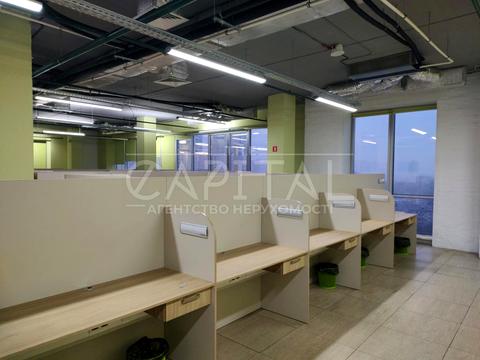 комерційна за адресою Вацлава Гавела бульв. (Івана Лепсе), 3