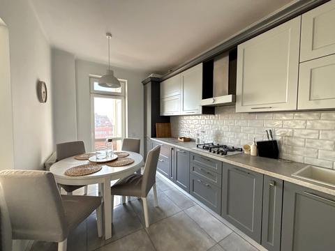 квартира за адресою Гетьмана Івана Мазепи вул. (Топольна), 1