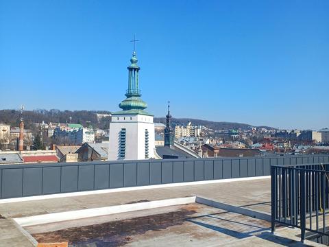 комерційна за адресою Площа Митна, 6