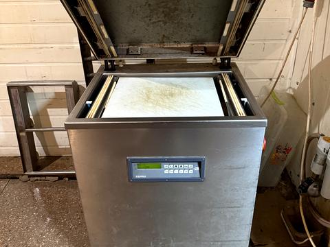 комерційна за адресою с. Тучин, Освіти, 4