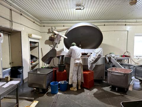 комерційна за адресою с. Тучин, Освіти, 4