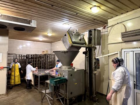 комерційна за адресою с. Тучин, Освіти, 4