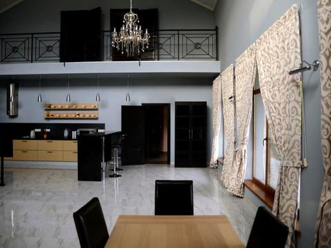 будинок за адресою вишнева, 6