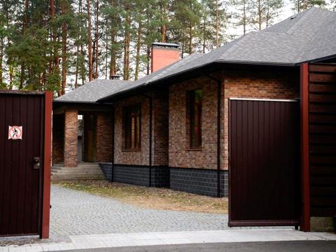 будинок за адресою вишнева, 6