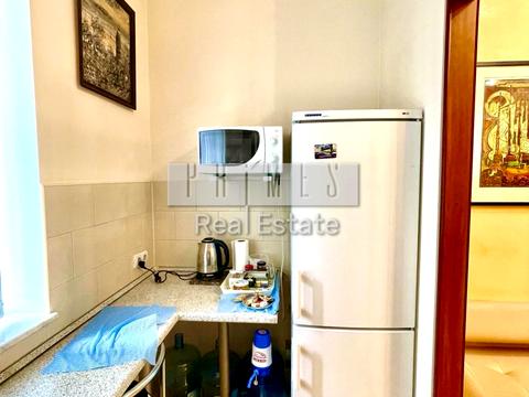 комерційна за адресою Банкова вул., 12