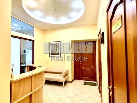 комерційна за адресою Банкова вул., 12