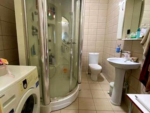 будинок за адресою Янтарна вул., 1